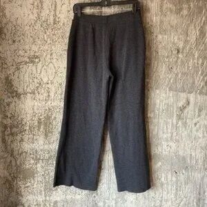 Women’s Cable & Gage Black Stretch Knit Pants. Item # 11368